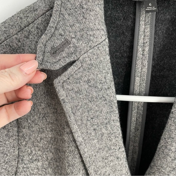 Talbots Gray Wool Blend 3 Button Classic Neutral Minimalist Pockets Blazer - Picture 5 of 14